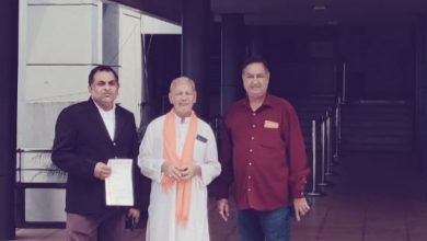 उत्तर भारत रेल यात्री सेवा समिति के प्रमुख पदाधिकारियों ने रेलवे महाप्रबंधक को ज्ञापन सौंपा