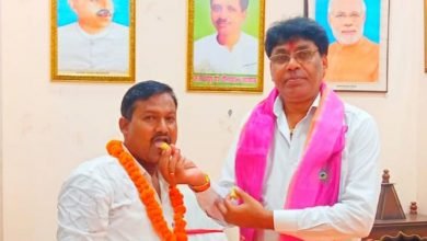कासगंज: पूर्व सभासद ने थामा भाजपा का दामन