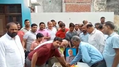 कासगंज: अमांपुर में भाजपाईयों ने हर्षोउल्लास से मनाया पीएम नरेन्द्र मोदी का जन्मदिन