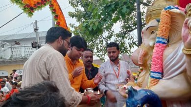 बदायूं: उझानी में श्री रामलीला का सहकारिता केंद्रीय मंत्री बीएल वर्मा के बड़े पुत्र प्रभात राजपूत ने फीता काटकर किया शुभारंभ
