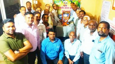 कासगंज: अखिल भारतीय कायस्थ महासभा ने मनाई पूर्व प्रधानमंत्री लालबहादुर की जयंती