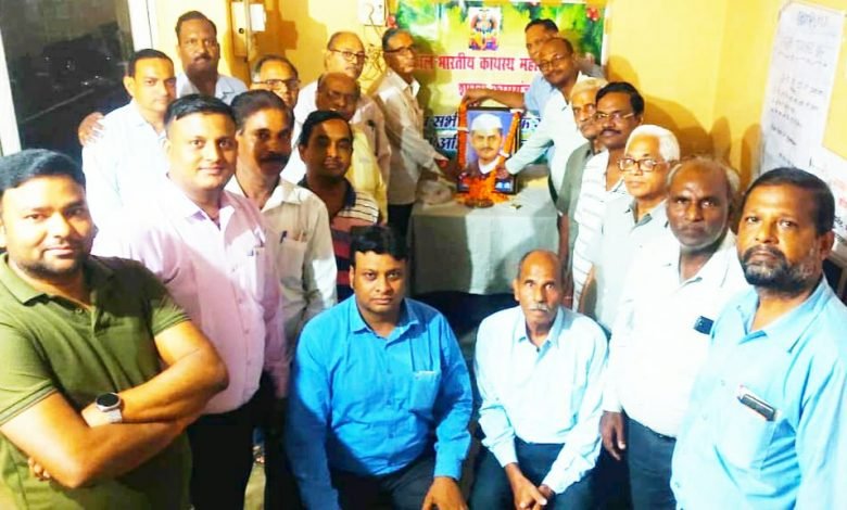 कासगंज: अखिल भारतीय कायस्थ महासभा ने मनाई पूर्व प्रधानमंत्री लालबहादुर की जयंती कासगंज: अखिल भारतीय कायस्थ महासभा ने मनाई पूर्व प्रधानमंत्री लालबहादुर की जयंती
