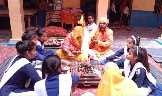 कासगंज: अमांपुर में श्रीमद् भागवत कथा के समापन पर हवन-यज्ञ और भंडारे का आयोजन कासगंज: अमांपुर में श्रीमद् भागवत कथा के समापन पर हवन-यज्ञ और भंडारे का आयोजन