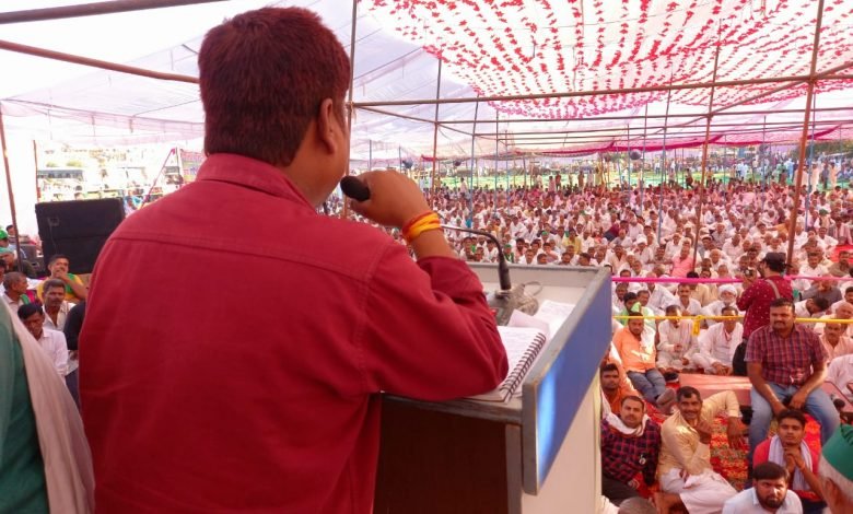 मुजफ्फरनगर: प्रदेश का किसान रो रहा खून के आंशु: चौहान मुजफ्फरनगर: प्रदेश का किसान रो रहा खून के आंशु: चौहान