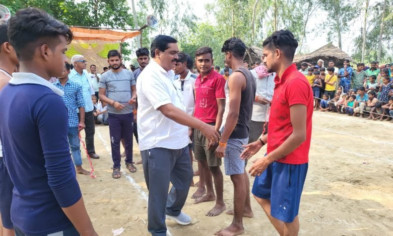 कासगंज: गाँव चेके गुनार में कबड्डी प्रतियोगिता का आयोजन कासगंज: गाँव चेके गुनार में कबड्डी प्रतियोगिता का आयोजन