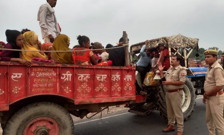 कासगंज: ट्रैक्टर-ट्राली पर सवार है तो हो जाएं सावधान,पुलिस की होगी बड़ी कारवाई