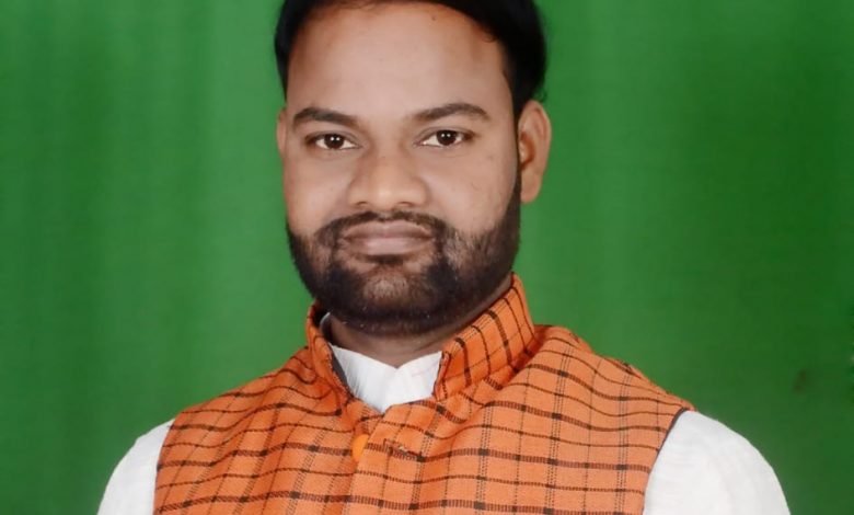 बदायूं: अखिल भारत हिंदू महासभा ने खेला ट्रप कार्ड बीसी प्रत्याशी डॉ मुकेश शाक्य को उझानी नगर पालिका चेयरमैन पद का उम्मीदवार घोषित किया बदायूं: अखिल भारत हिंदू महासभा ने खेला ट्रप कार्ड बीसी प्रत्याशी डॉ मुकेश शाक्य को उझानी नगर पालिका चेयरमैन पद का उम्मीदवार घोषित किया