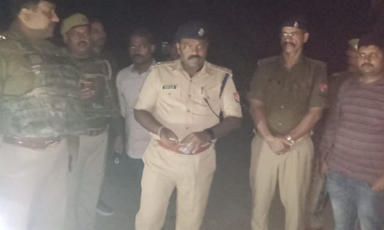 कासगंज: 50 हजार का इनामी आरोपी पुलिस मुठभेड में गिरफ्तार कासगंज: 50 हजार का इनामी आरोपी पुलिस मुठभेड में गिरफ्तार