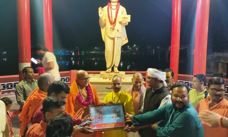 कासगंज: तुलसी आरती मंडल ने किया महामंडलेश्वर का भव्य स्वागत