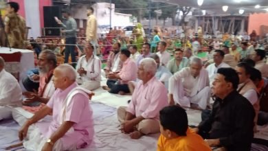 कासगंज: छठे दिवस में हुआ रुकमणी का भगवान श्री कृष्ण के साथ विवाह, हुई फूलों की बौछार