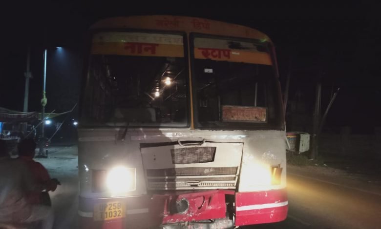 कासगंज: तेज रफ्तार रोडवेज बस ने मोटरसाइकिल सवारों को रौंदा एक की मौत दो गंभीर