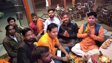 बदायूँ: उझानी में अखिल भारत हिंदू महासभा द्वारा मंदिर में हनुमान चालीसा के पाठ का आयोजन