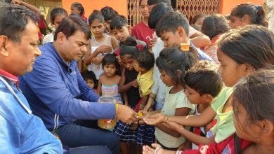 भिलाई: बच्चों संग दया सिंह ने सेलिब्रेट किया बाल दिवस, मिठाइयों के साथ बांटे गिफ्ट, बच्चों के चेहरे पर आई मुस्कान