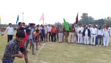 कासगंज: पुलिस अधीक्षक ने प्रतियोगिता का हरी झण्डी दिखाकर किया शुभारंभ