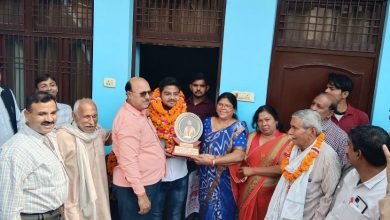 कासगंज: एमबीबीएस में चयनित होने पर रघुप्रताप का अमापुर में भव्य स्वागत
