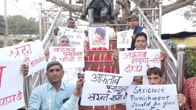कासगंज : कैंडल मार्च में आफताब अमीर पूलवाना को सख्त से सख्त सजा दिलानें की माँग