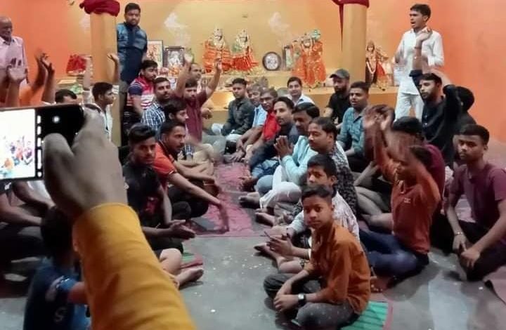 कासगंज: अमांपुर में विधार्थी कार्य विभाग ने किया हनुमान चालीसा का पाठ कासगंज: अमांपुर में विधार्थी कार्य विभाग ने किया हनुमान चालीसा का पाठ