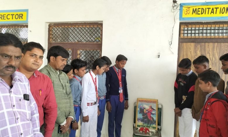 कासगंज: रानी लक्ष्मीबाई के देश की युवतियां लव -जिहाद में करा रहीं अपने टुकड़े- मनोज चौहान कासगंज: रानी लक्ष्मीबाई के देश की युवतियां लव -जिहाद में करा रहीं अपने टुकड़े- मनोज चौहान