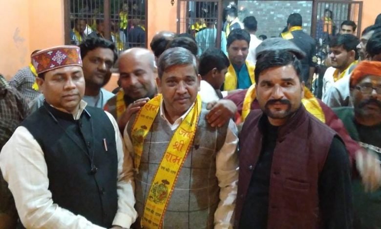 कासगंज: अमांपुर के राधा-कृष्ण मंदिर में गूंजा हनुमान चालीसा का पाठ कासगंज: अमांपुर के राधा-कृष्ण मंदिर में गूंजा हनुमान चालीसा का पाठ