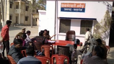 कासगंज:  समाधान दिवस में प्रभारी निरीक्षक रामसिया मोर्य ने सुनी फरियादियों की…