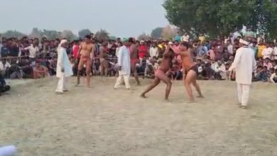 कासगंज: कुश्ती दंगल में पहलवानों ने दिखाएं दावपेंच