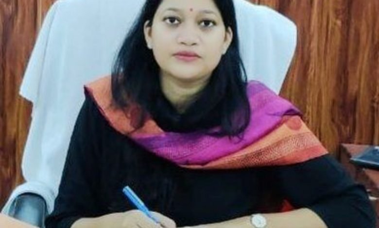 कासगंज: योजनाओं का लाभ लेने के लिये आधार को अपडेट अवश्य कराएं-हर्षिता माथुर
