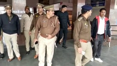 कासगंज: नववर्ष को लेकर शहर में किया पुलिस ने पैदल फ्लैग मार्च