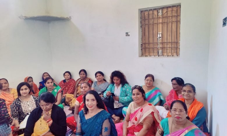 भिलाई: भाजपा की बैठक में महिलाओं ने भरी हुंकार, भाजपा को जिताना- सरला आचार्य भिलाई: भाजपा की बैठक में महिलाओं ने भरी हुंकार, भाजपा को जिताना- सरला आचार्य