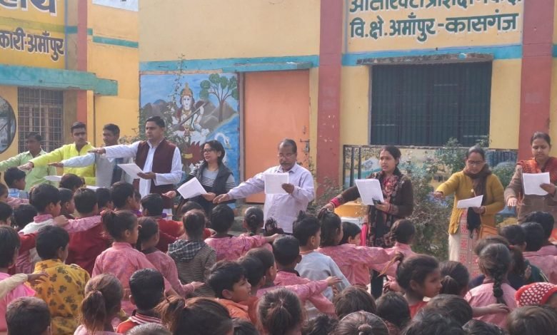 कासगंज: स्वच्छ बनाने के लिए नगर पंचायत ने दिलाई स्वच्छता की शपथ… कासगंज: स्वच्छ बनाने के लिए नगर पंचायत ने दिलाई स्वच्छता की शपथ…