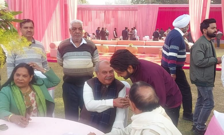 कासगंज : पांच दिन के अंदर खाद की समस्या से किसानों को निजात मिलेगी- कृषि मंत्रीकृषि मंत्री