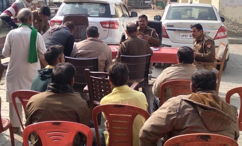 कासगंज:अमांपुर थाना समाधान दिवस में प्रभारी निरीक्षक मुकेश कुमार कश्यप ने सुनी फरियादियों की समस्याएं कासगंज:अमांपुर थाना समाधान दिवस में प्रभारी निरीक्षक मुकेश कुमार कश्यप ने सुनी फरियादियों की समस्याएं