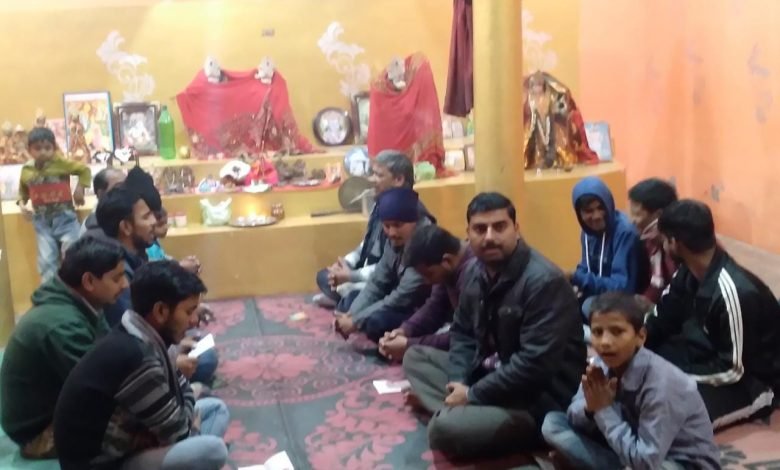 कासगंज: अमांपुर में हुआ हनुमान चालीसा का पाठ कासगंज: अमांपुर में हुआ हनुमान चालीसा का पाठ