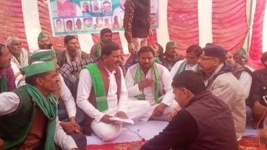 कासगंज: दरियावगंज में भाकियू भारत ने धरना प्रदर्शन कर पुलिस पर उठाए सवाल,