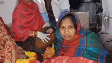 एंबुलेंस में मां रूपवती ने लड़की और मां सीमा देवी ने दिया लड़के को जन्म