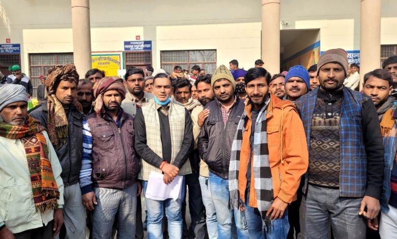 कासगंज: पटियाली तहसील क्षेत्र के दर्जनों गांवों के किसान छुट्टा गोवंश से परेशान