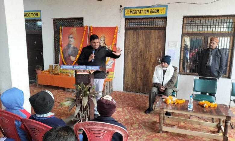 कासगंज:हम सभी को अपने कर्तव्य के प्रति ईमानदार बनना चाहिए -अजय यादव कासगंज:हम सभी को अपने कर्तव्य के प्रति ईमानदार बनना चाहिए -अजय यादव