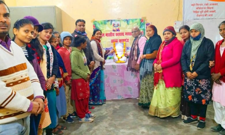 पुण्यतिथि पर कायस्थ बंधुओं ने याद किए पूर्व प्रधानमंत्री पुण्यतिथि पर कायस्थ बंधुओं ने याद किए पूर्व प्रधानमंत्री