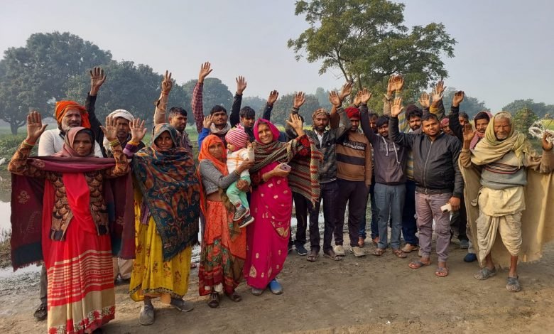 मिर्जापुर में तालाब ओवरफ्लो होने से गांव घरों में होने लगा बीमारी का प्रकोप