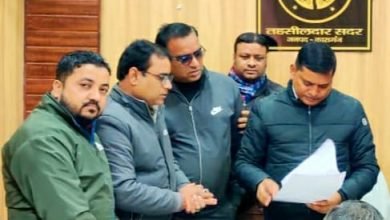 निजी दवा कंपनियों के विरोध में दवा प्रतिनिधियों ने किया प्रदर्शन, सौंपा ज्ञापन