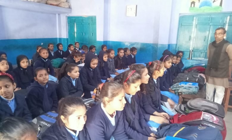 17 दिन बाद खुले स्कूल, चहकते हुए पहुंचे बच्चे