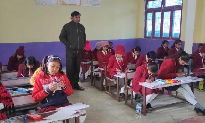 अमांपुर के स्कूलों में त्रैमासिक परीक्षाएं शुरू