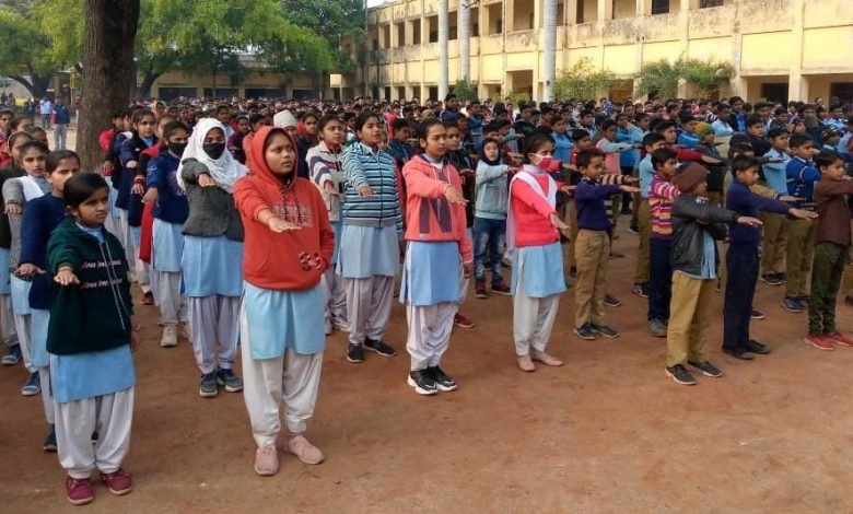 मक्खन लाल इंटर कॉलेज में राष्ट्रीय मतदाता दिवस पर ली शपथ मक्खन लाल इंटर कॉलेज में राष्ट्रीय मतदाता दिवस पर ली शपथ