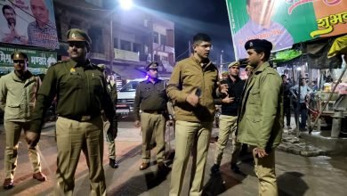 कासगंज एसपी सौरभ दीक्षित एवं सीओ आरके तिवारी ने पटियाली कस्बा में किया पैदल गश्त, लिया सुरक्षा व्यवस्था का जायजा