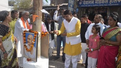 खुर्सीपार में स्कूल समेत जगह-जगह दया सिंह ने किया ध्वजारोहण, बच्चों को बताया गणतंत्र दिवस की बातें