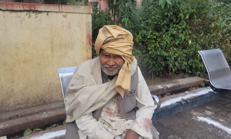 शराब के लिए पैसे नहीं दिए तो बुजुर्ग पिता के साथ कलयुगी बेटे ने मारपीट कर दी