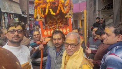 वैश्य समाज द्वारा आकर्षक झाकियों के साथ निकाली गई राधा कृष्ण की शोभायात्रा