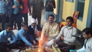 स्कूल-कॉलेजों में धूमधाम से मनाई गई बंसत पंचमी