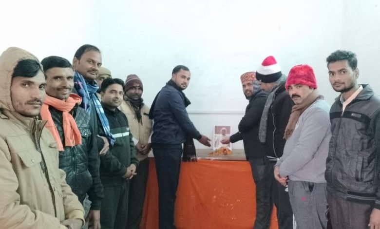 पीएम मोदी की माँ हीराबेन का कृतज्ञ रहेगा यह राष्ट्र: चौहान पीएम मोदी की माँ हीराबेन का कृतज्ञ रहेगा यह राष्ट्र: चौहान