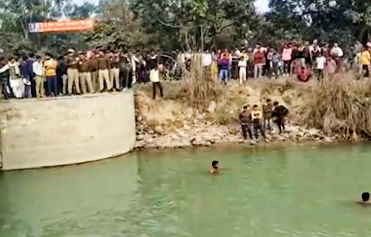हैवान बना पिता चार बच्चों को नहर में फेका,तीन बच्चे मिलें एक की तलाश जारी