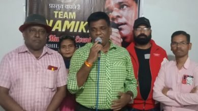 संगीतकारों ने अपनें अपनें मधुर स्वर से दर्शकों का दिल जीत लिया